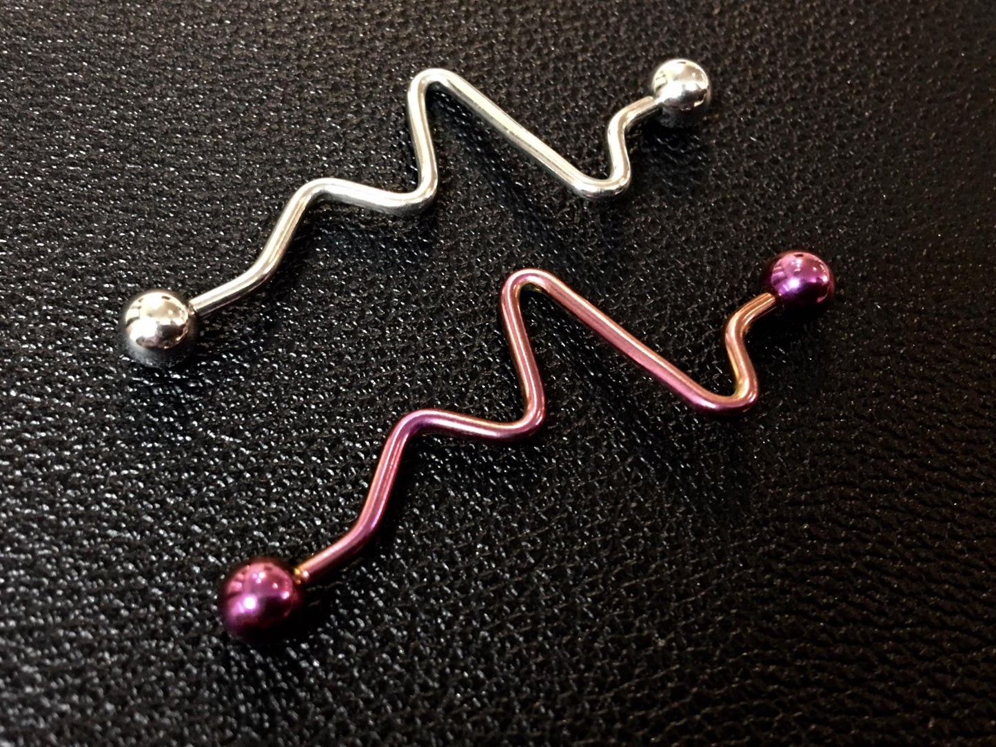 Industrial piercing in surgical steel Silver and Pink